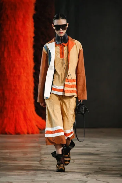 Look 13